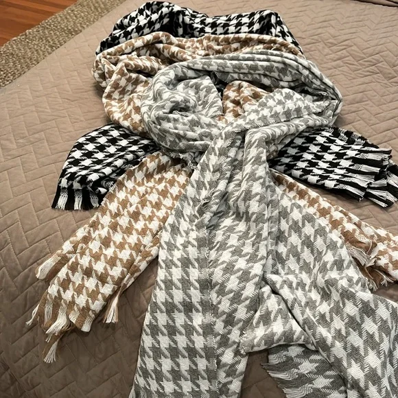 Set of 3 Houndstooth Fringe Scarves / NWOT - Picture 2 of 11